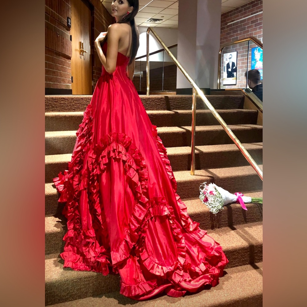 Hard to find Sherri Hill #51578